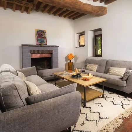 La Vecchia Pieve 8, Emma *