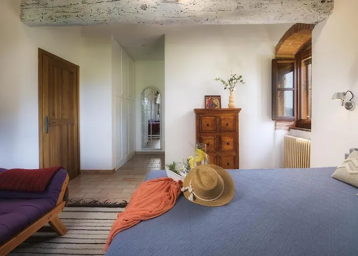 La Vecchia Pieve 8, Emma Villa